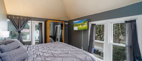 3 slaapkamers, een strijkplank/strijkijzer, reisbedje, gratis wifi