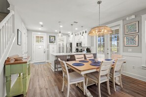 Dining - Lovely Beach Cottage w/ 6-Seat GOLF CART! Pool, Beach Tram, Golf Course Views (Miramar Beach)
