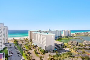 A high-rise hotel with a view of the beach and ocean. - 🏖️Ariel Dunes I 1502 | 3BR • Pools • Gulf View • Seascape Beach🏖️ (Miramar Beach)