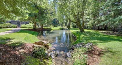 Updated Townhouse with WiFi - Near Skiing, Hiking, Shopping & Dining