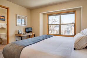 4 chambres, fer et planche à repasser, Wi-Fi gratuit, draps fournis