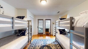 4 bedrooms, iron/ironing board, free WiFi, bed sheets