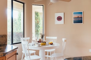 Dining - Firefly by AvantStay | Spacious Backyard w/ Pool& Hot Tub! (La Quinta)