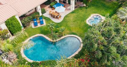 * Impresionante * Villa w / vistas a la montaña | Pool & Spa ❤ por AvantStay