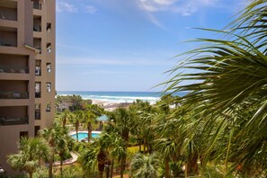Exterior - 1BR w/ Beach Views! Spacious Balcony, Tropical Pool, Tiki Bar, Hot Tub, Tram. (Miramar Beach)