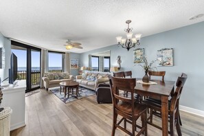 Flachbildfernseher, Videospiele, DVD-Player