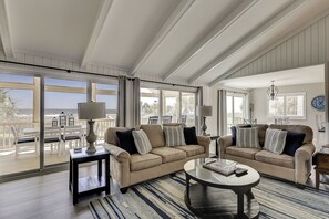 Smart TV, DVD player, ping pong, stereo - 13 Dune Lane - Oceanfront, Large Screened Porch and Private Pool (Hilton Head Island)