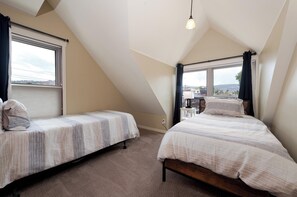 2nd Bedroom - 2 Twins (2nd level of the condo) - Heart of Downtown Durango - Pet Friendly Condo with Views - AC (Durango)