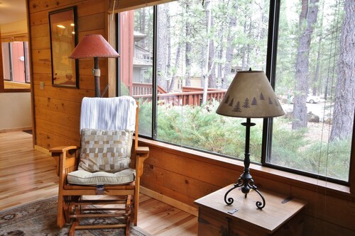 8 vapaa-aikaa - kevyt ja valoisa koti - rauhallinen alue, uusittu keittiö ja kylpyhuone, SHARC-passit