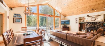 Woodside By Tahoe Getaways -  4BR + Hot Tub + Pool Table + Dog OK