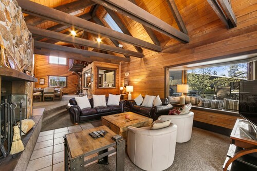 Less than a Mile from Lifts! Spacious Deck with Fire Pit and Scenic Views