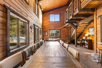 Less than a Mile from Lifts! Spacious Deck with Fire Pit and Scenic Views