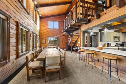 Less than a Mile from Lifts! Spacious Deck with Fire Pit and Scenic Views