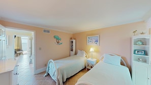 2 chambres, fer et planche à repasser, Wi-Fi gratuit, draps fournis