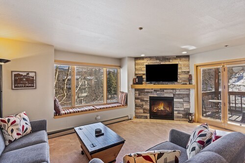 Erinomainen sijainti, kävelymatka kaupunkiin - SKI / IN-SKI / OUT tai HIKE 