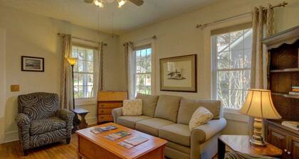 Kävele Downtown Brevard! Koira ystävällinen, WiFi