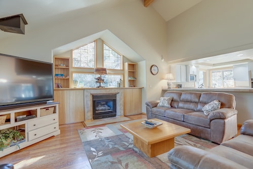 13 Ollalie - SHARC Passes, Close to South Entrance, Fireplace, Pet Friendly