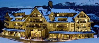 Enjoy Crystal Peak Lodge 7304: Resort Amenities and great views!