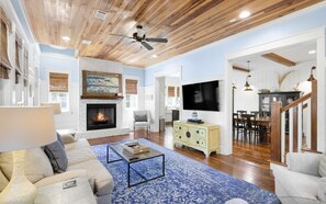 Smart TV, fireplace, DVD player, stereo
