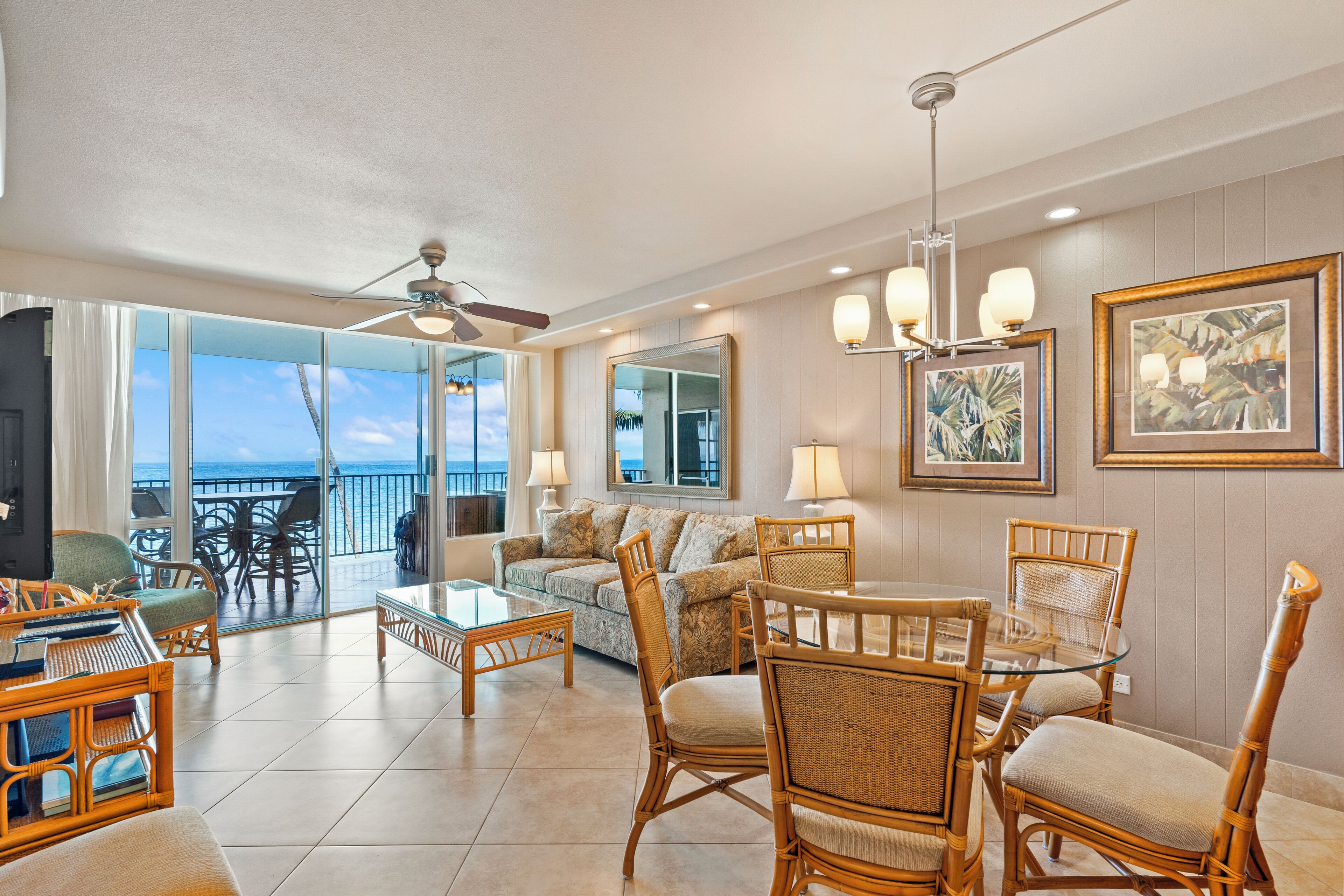 Smart-tv, dvd-afspiller, stereoanlæg