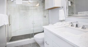 Hair dryer, towels - Newly Remodeled Place in Vail! Walk to Shops, Restaurants, and Free Shuttle (Vail)