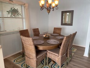Dining - This home has it all! Golf Cart, BBQ Grill & Close to Recreation!! (The Villages)