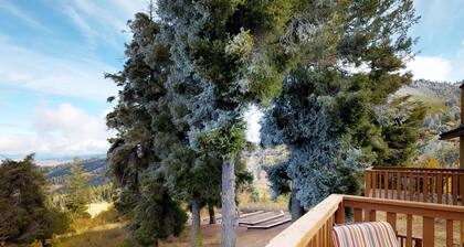 Bright home with valley views & ski-in location