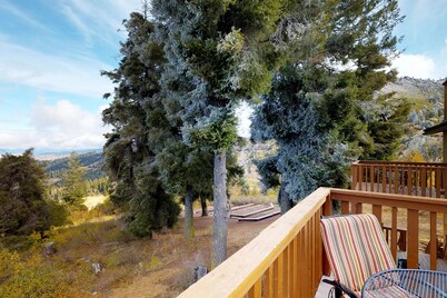 Bright home with valley views & ski-in location