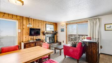 TV, fireplace, DVD player