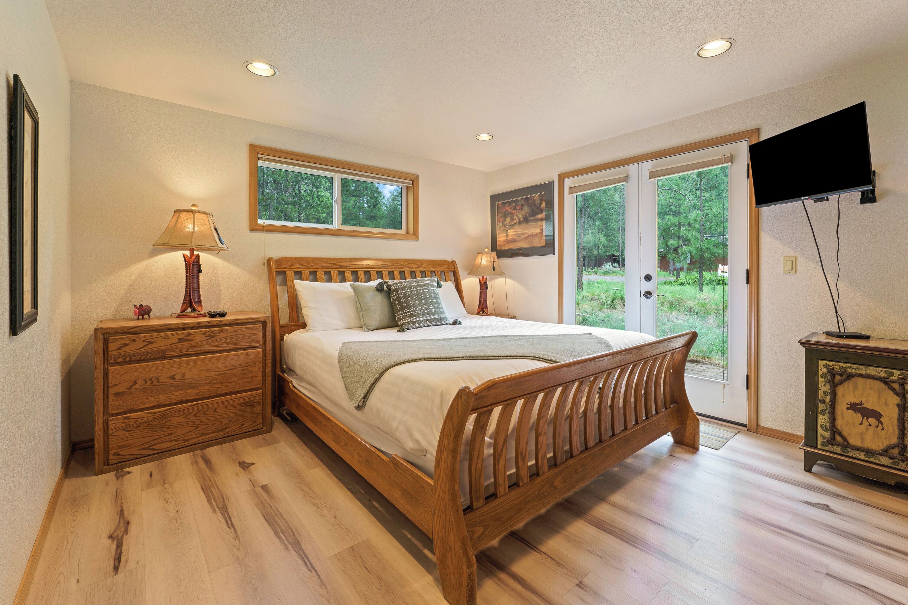 5 Schlafzimmer, Reisekinderbett, kostenloses WLAN, Bettwäsche