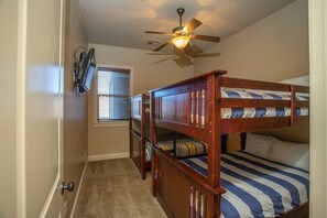 2 Schlafzimmer, Bügeleisen/Bügelbrett, Reisekinderbett, WLAN