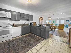 Fridge, microwave, stovetop, dishwasher