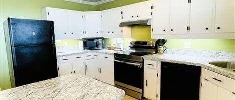 Fridge, stovetop, dishwasher, toaster