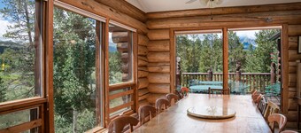 Swan River Lodge Home: Spacious, Hot Tub