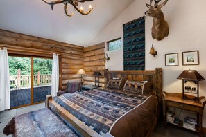 5 bedrooms, iron/ironing board, free internet, bed sheets