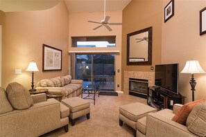 Smart TV, fireplace, DVD player, offices