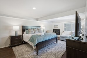 4 bedrooms, iron/ironing board, free WiFi, bed sheets