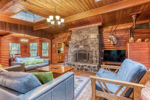 TV, fireplace, DVD player, books - Rustic lodge with private hot tub, fireplace & riverfront views  - dog-friendly (Rhododendron)