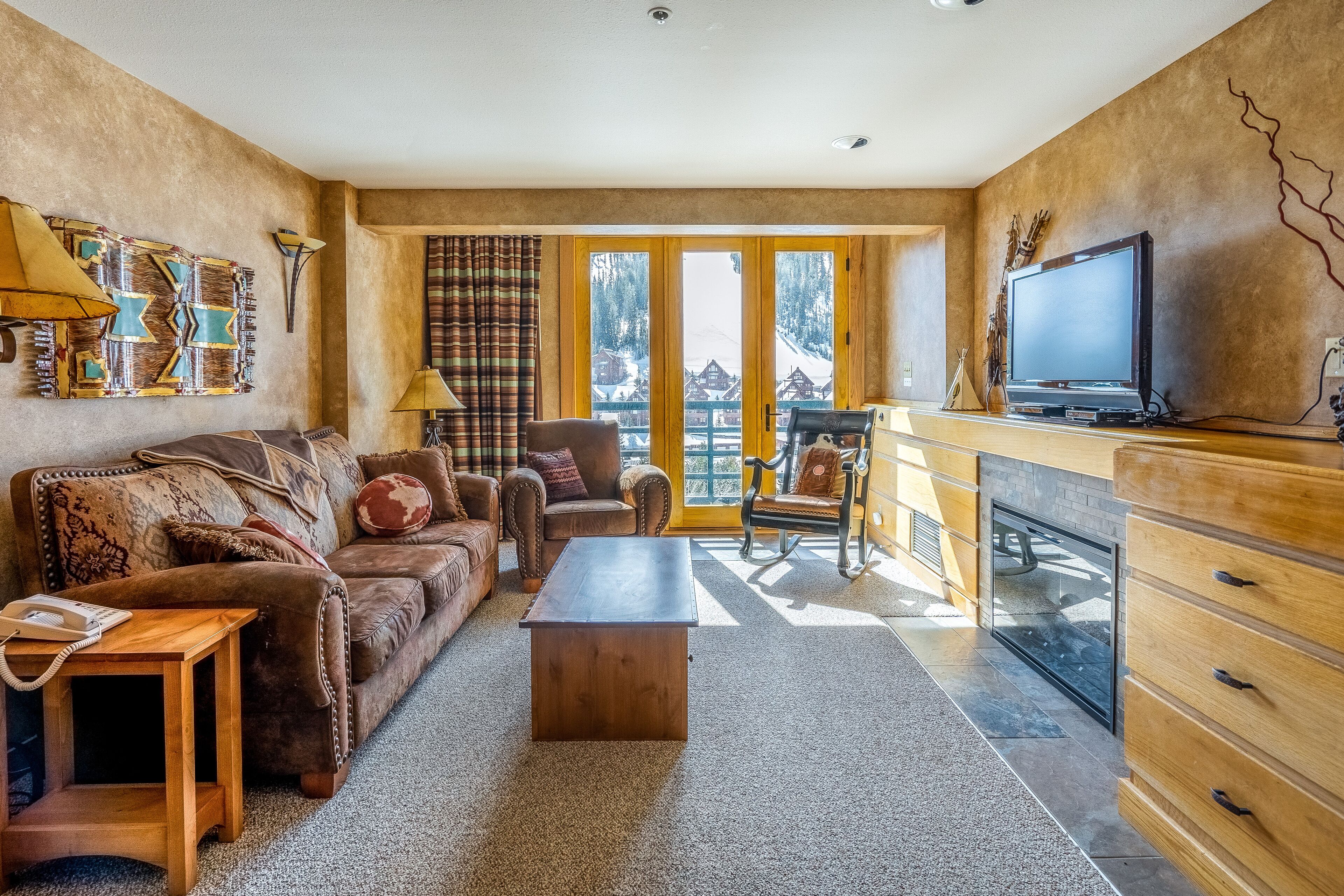 Ski-In/Ski-Out Condo with Access to a Shared Heated Pool/Hot Tub, & Mountain Views
