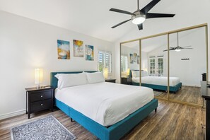 3 makuuhuonetta, työpöytä, silitysrauta/-lauta, ilmainen Wi-Fi