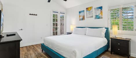 3 bedrooms, desk, iron/ironing board, WiFi (free)