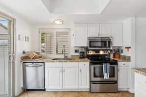 Refrigerador, microondas, parrilla de estufa y lavavajillas 