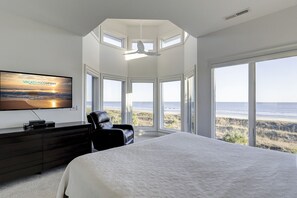 5 bedrooms, iron/ironing board, free WiFi, bed sheets