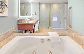 Shower, hair dryer, towels - Maui Resort Rentals: Westin Kaanapali Ocean Resort North 1BR Oceanview Villa (Lahaina)