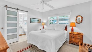 3 bedrooms, iron/ironing board, free WiFi - The Lady Fish by Duncan Real Estate (Anna Maria)