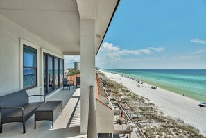 Terrace/patio - Luna Sol - Beachfront Duplex with Private Pool Area & Beach Access (Destin)