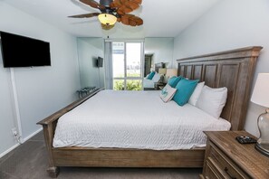 2 bedrooms, iron/ironing board, free Internet, bed sheets