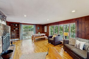 TV, DVD player, books, video library - Lakefront home with seasonal dock & deck - close to trails & ocean beaches (Sanford)