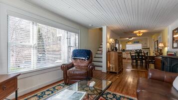 Télévision, cheminée