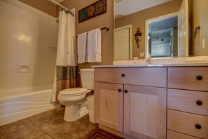 Combined shower/bathtub, hair dryer, towels - Las Palmas Resort #1207 | All-Inclusive Amenities (Saint George)